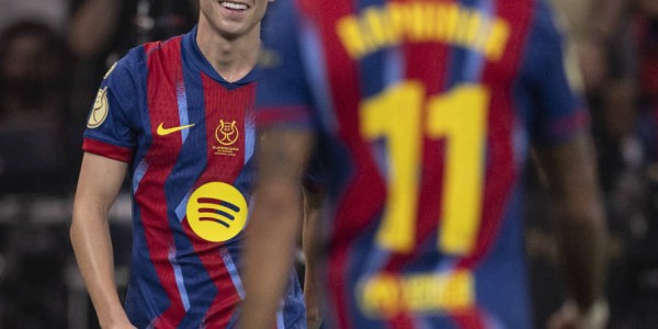 巴萨十连胜震撼西甲，阿尔贝罗亚接手皇马开启未知旅程