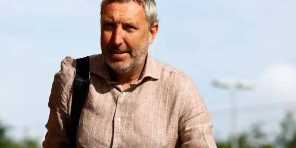 官宣！英国豪门同日换帅，比曼联还已经，主教练和总监同时离开