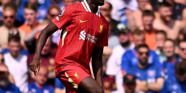 防线危机再度升级！24岁巨星三度受伤，利物浦冬窗引援迫在眉睫